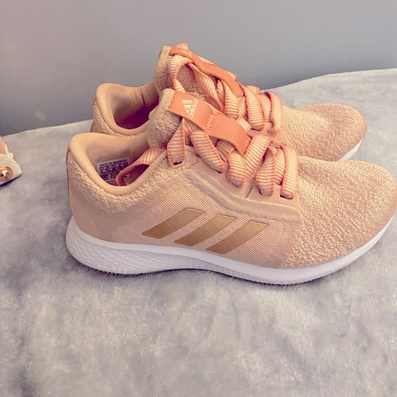 Adidas edge lux prime green apricot/peach colored running shoe. Never worn - Picture 3 of 5